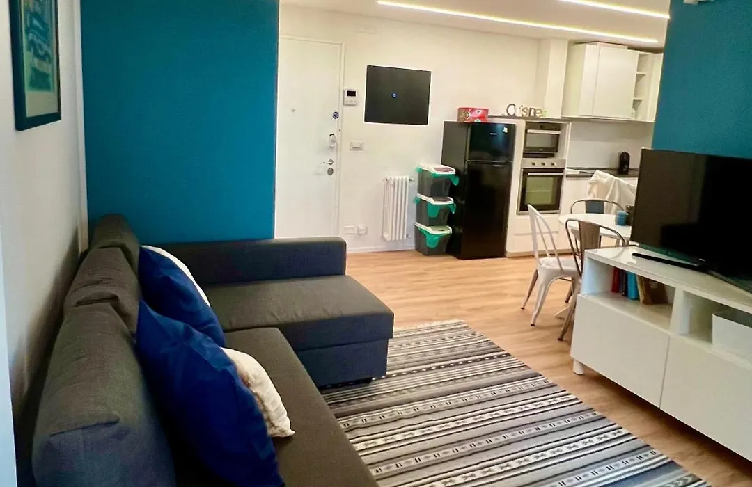 Gambara Urban Flat - Stylish And Next To Metro-1