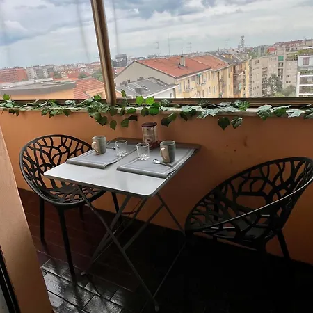 Gambara Urban Flat - Stylish And Next To Metro-2
